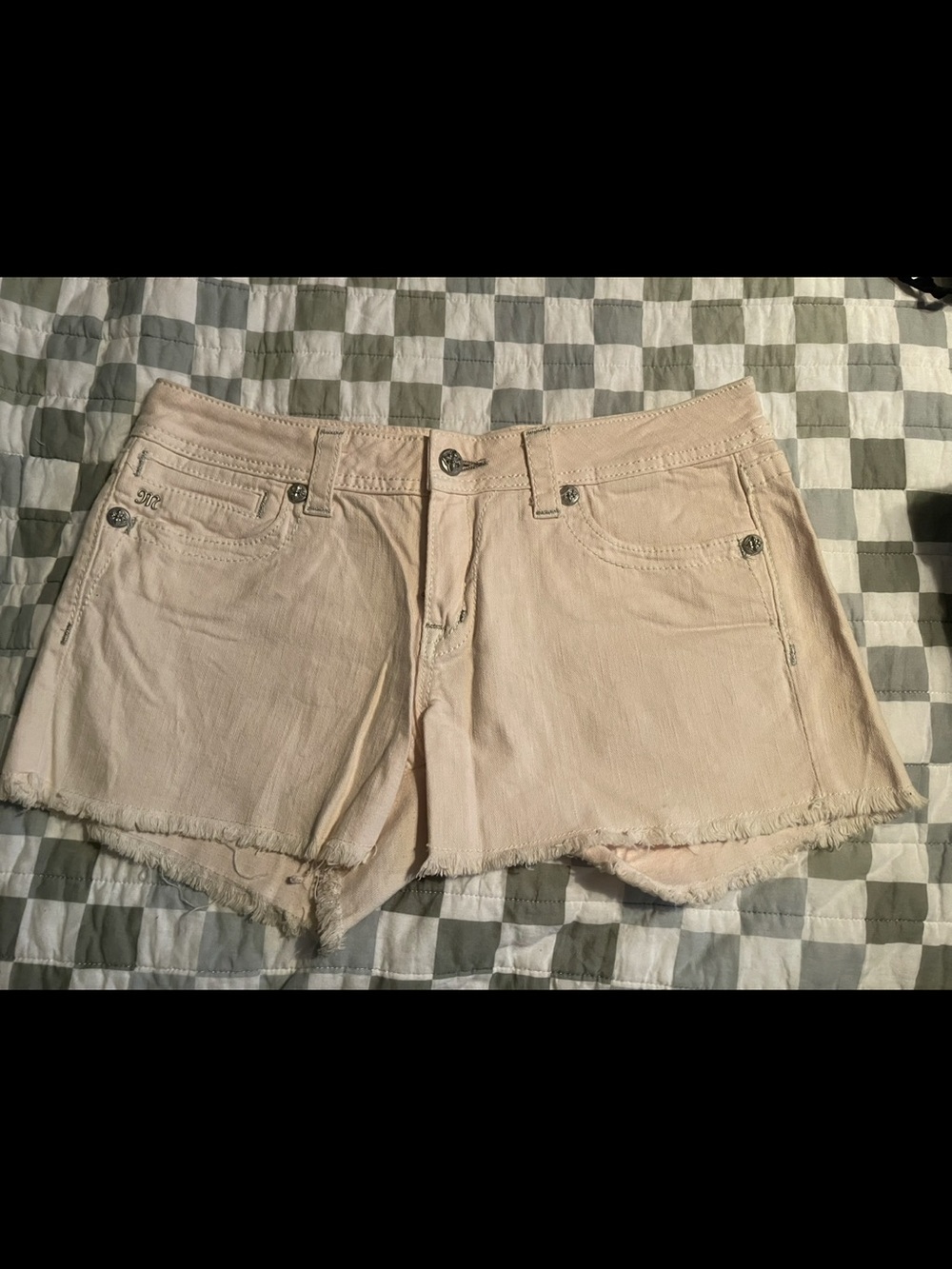 Women's Light pink Denim Cutoff Shorts - Casual Frayed Hem